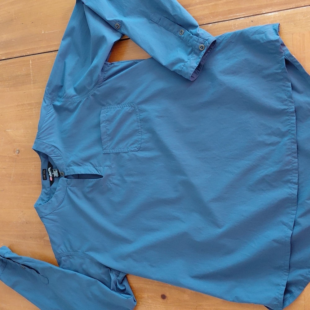 Sherpa Adventure Gear Blue Womans Medium Shirt